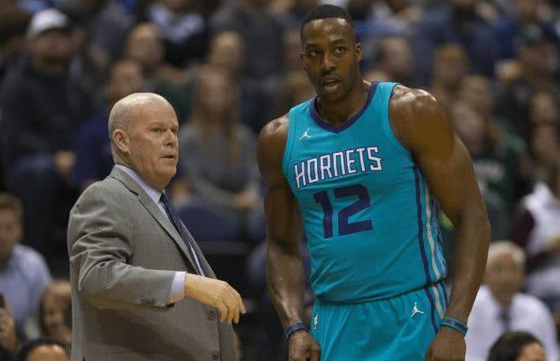 输深圳发布会！卢伟解析不上白边与末节体能问题，两度揽责背锅