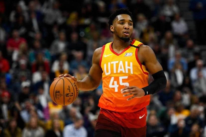 利物浦在右 利物浦在右